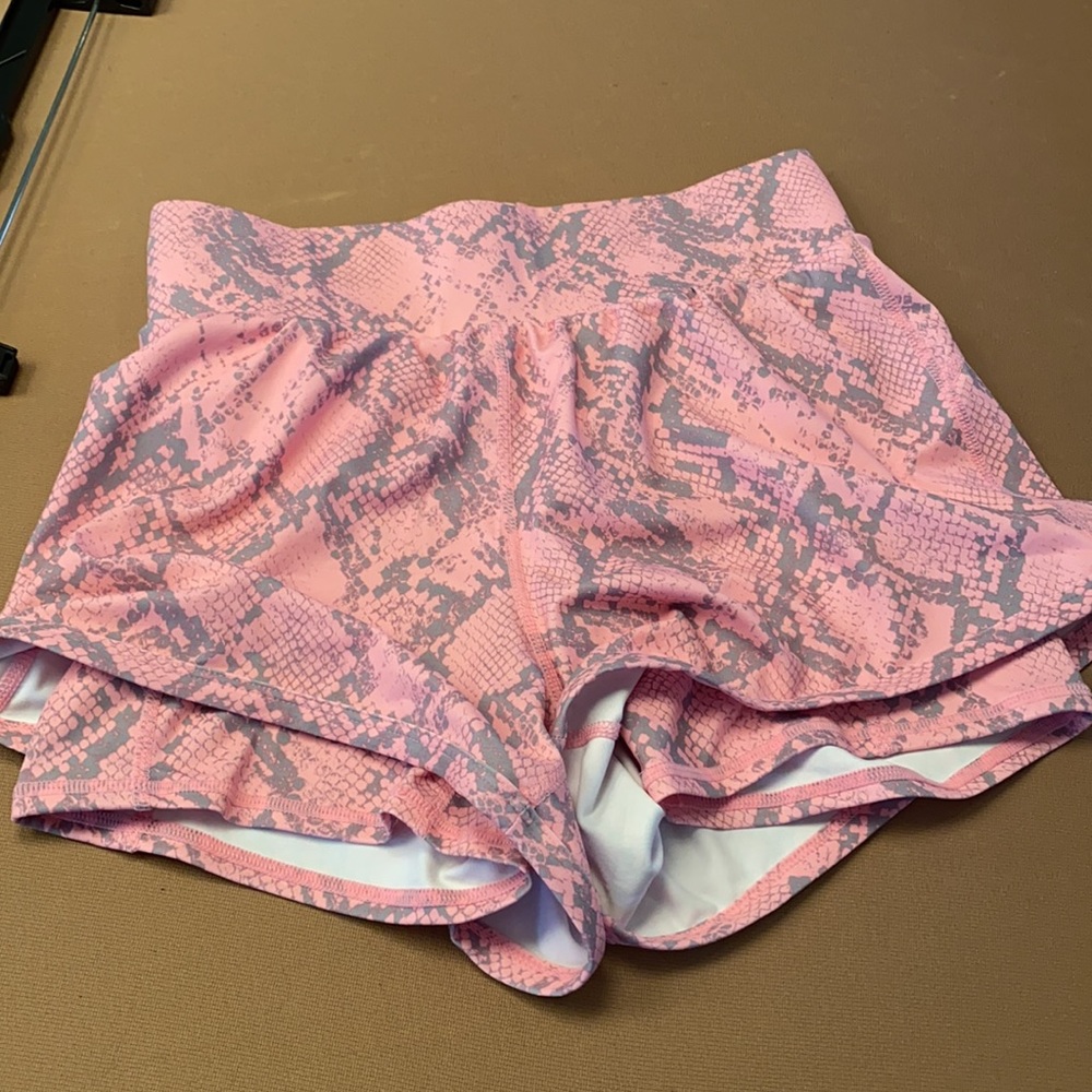 Shorts - Picture 3 of 4